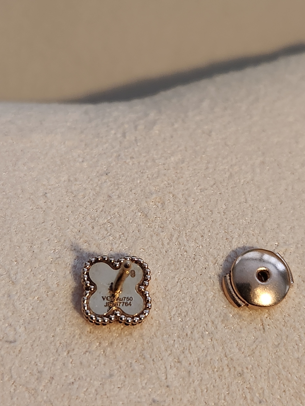 Authentic Van Cleef & Arpels  18K Rose Gold Stud  Earring - Picture 4 of 5